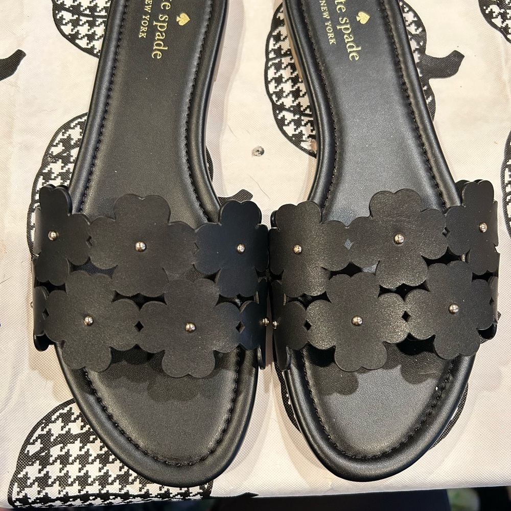 New ..No box..Kate Spade..Daisy Field